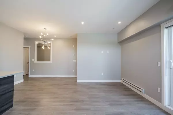 Surrey, BC V3S 0B6,14468 72 AVE #307