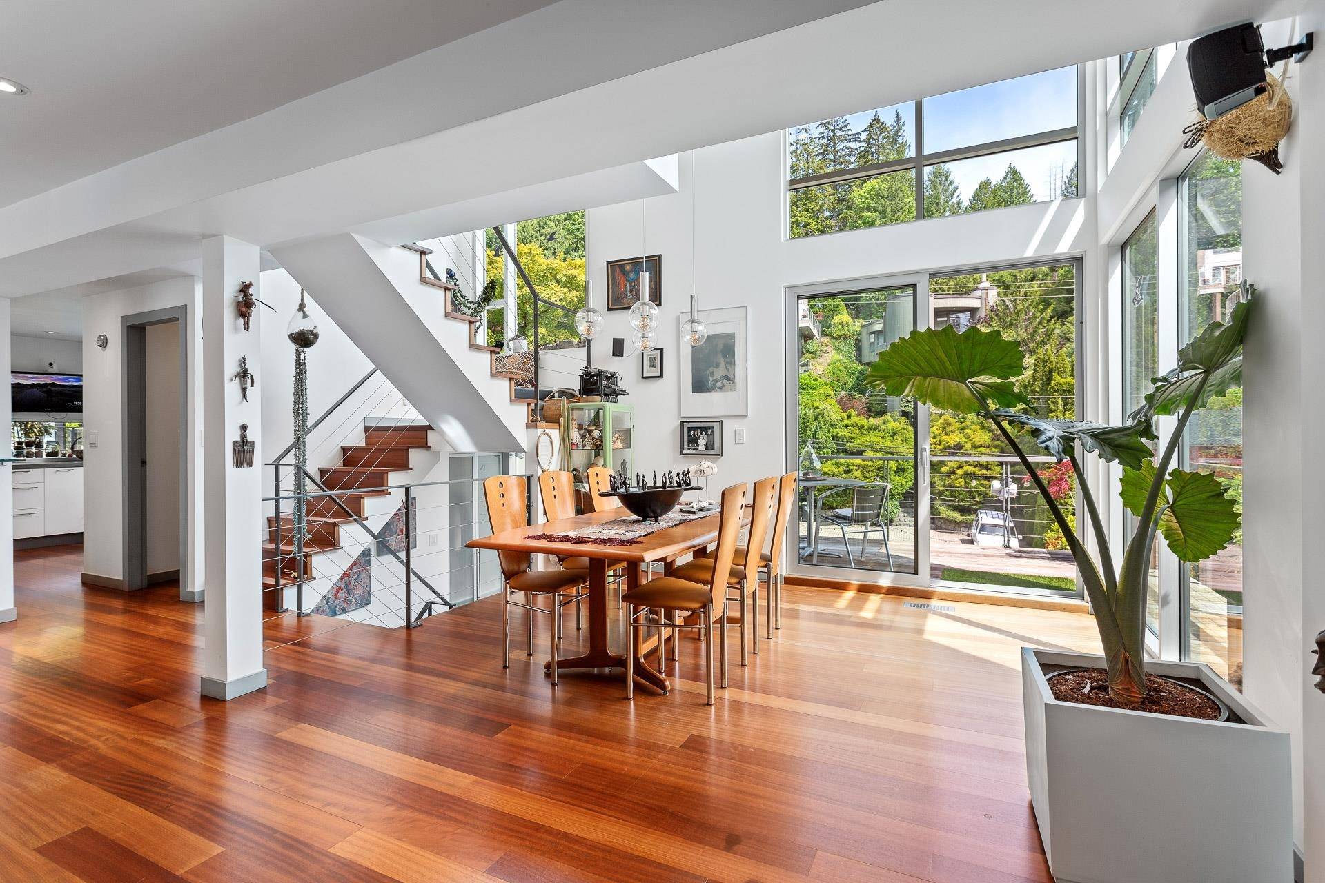 North Vancouver, BC V7G 1G7,4527 Strathcona RD