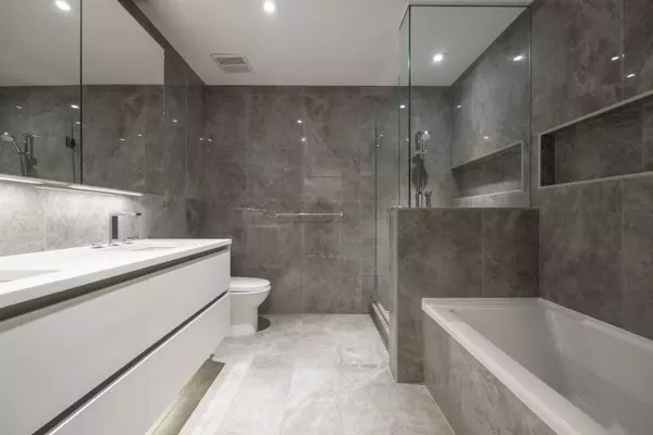 Richmond, BC V6Y 0L5,6320 No. 3 RD #1507