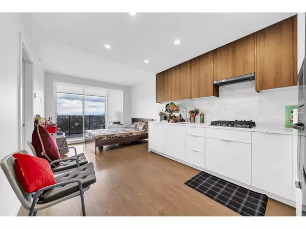 Surrey, BC V3T 0S4,13359 Old Yale RD #1408