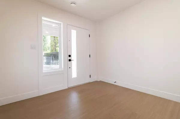 Squamish, BC V8B 0E8,38891 Garibaldi AVE