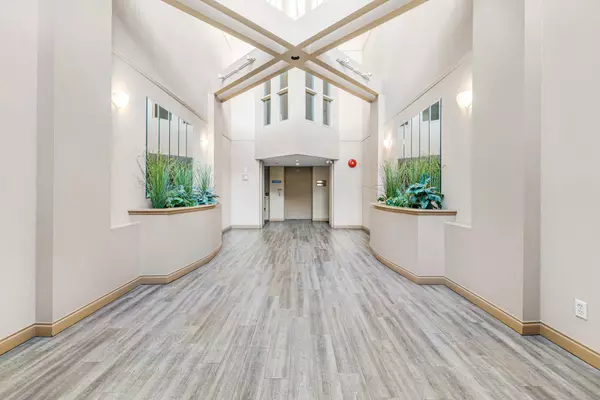 Abbotsford, BC V2T 2K7,32085 George Ferguson WAY #415