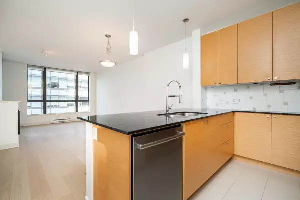 Port Moody, BC V3H 0E1,400 Capilano RD #709