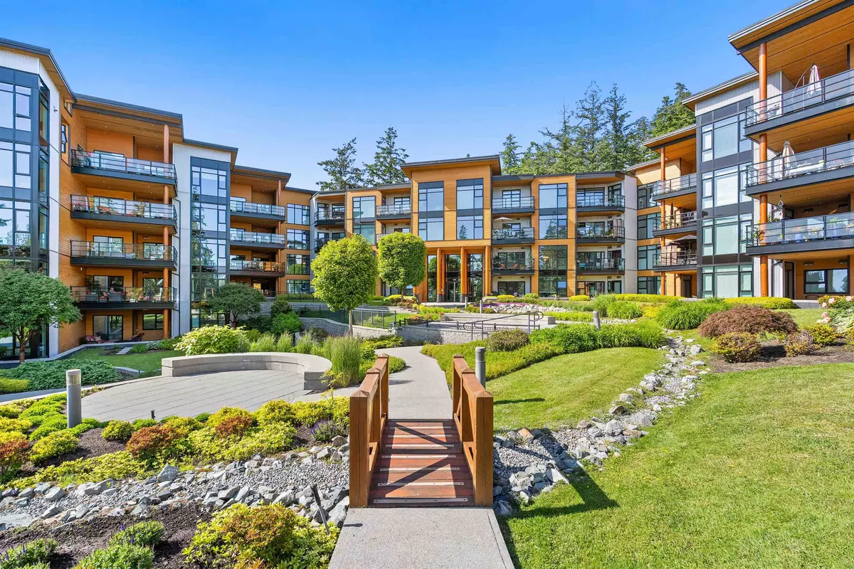 White Rock, BC V4B 2J6,14855 Thrift AVE #214