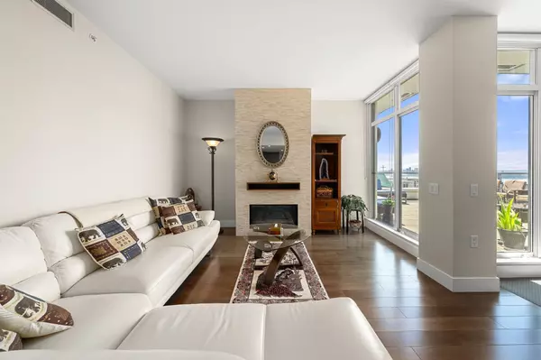 North Vancouver, BC V7M 1N7,210 W 13th ST #501