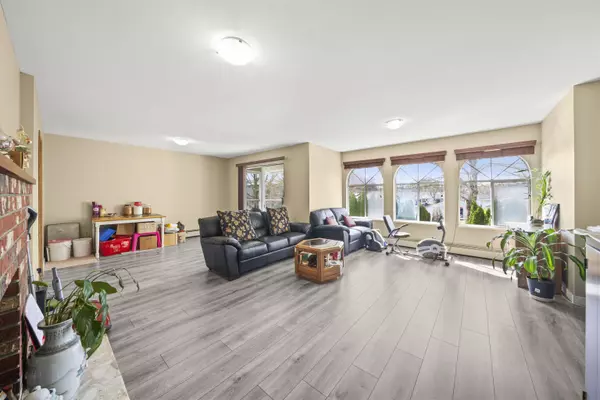 Surrey, BC V3W 5H2,7350 138 ST