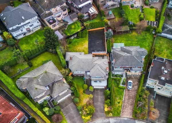 Burnaby, BC V5A 1B9,7370 Pandora ST