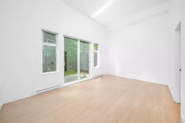 Coquitlam, BC V3E 0G5,1480 Southview ST #129