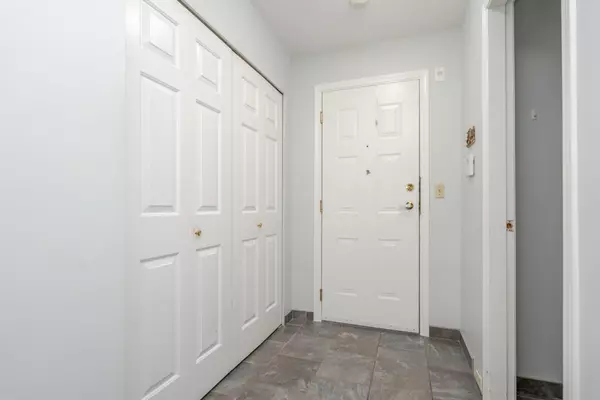 White Rock, BC V4B 4C3,1488 Merklin ST #304