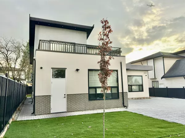 Surrey, BC V3V 1W7,12352 96 AVE