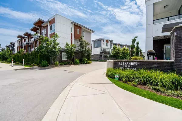 20834 80 AVE #B413, Langley, BC V2Y 3M5