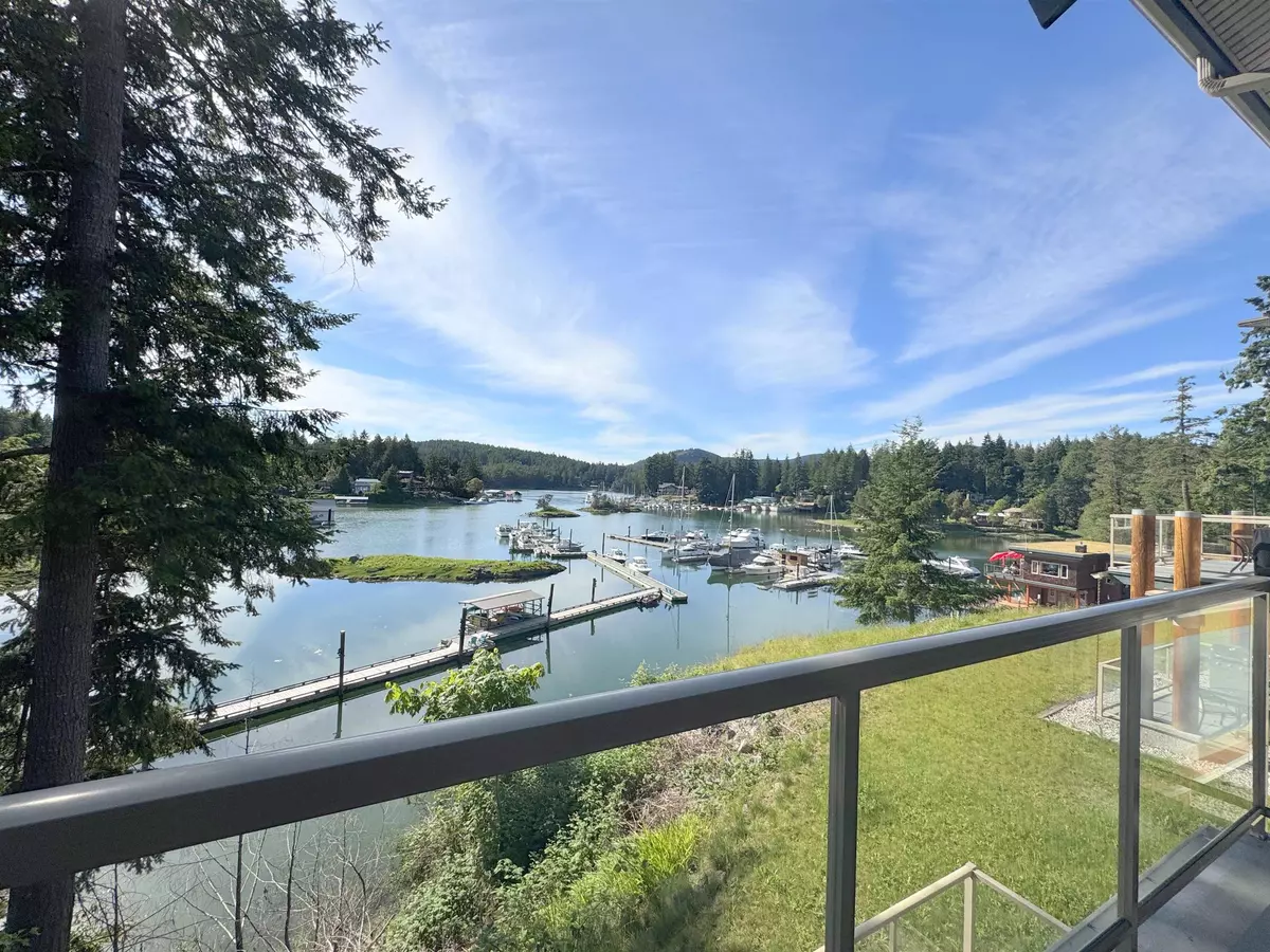Madeira Park, BC V0N 2H0,12849 Lagoon RD #4C