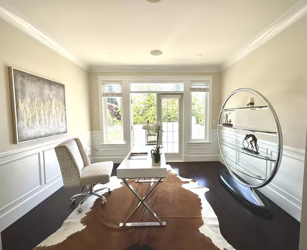 North Vancouver, BC V7N 2Z5,586 Silverdale PL