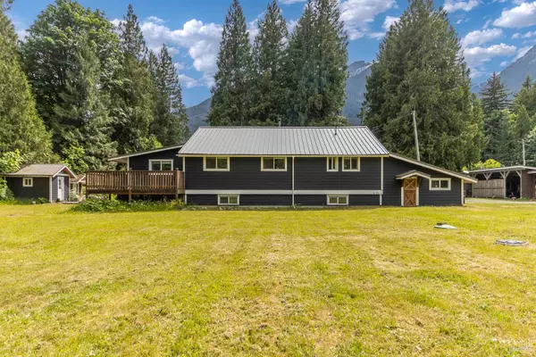 Squamish, BC V0N 1H0,14848 Squamish Valley RD