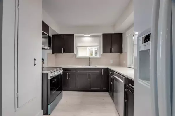 North Vancouver, BC V7N 2M9,181 W Windsor RD