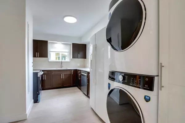 North Vancouver, BC V7N 2M9,181 W Windsor RD