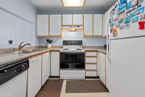 Coquitlam, BC V3K 1R1,918 Roderick AVE #103