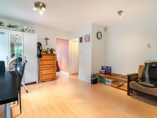 Vancouver, BC V5P 1L6,2216 E 41st AVE