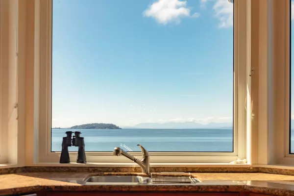 Halfmoon Bay, BC V7Z 1B5,5285 Taylor CRES