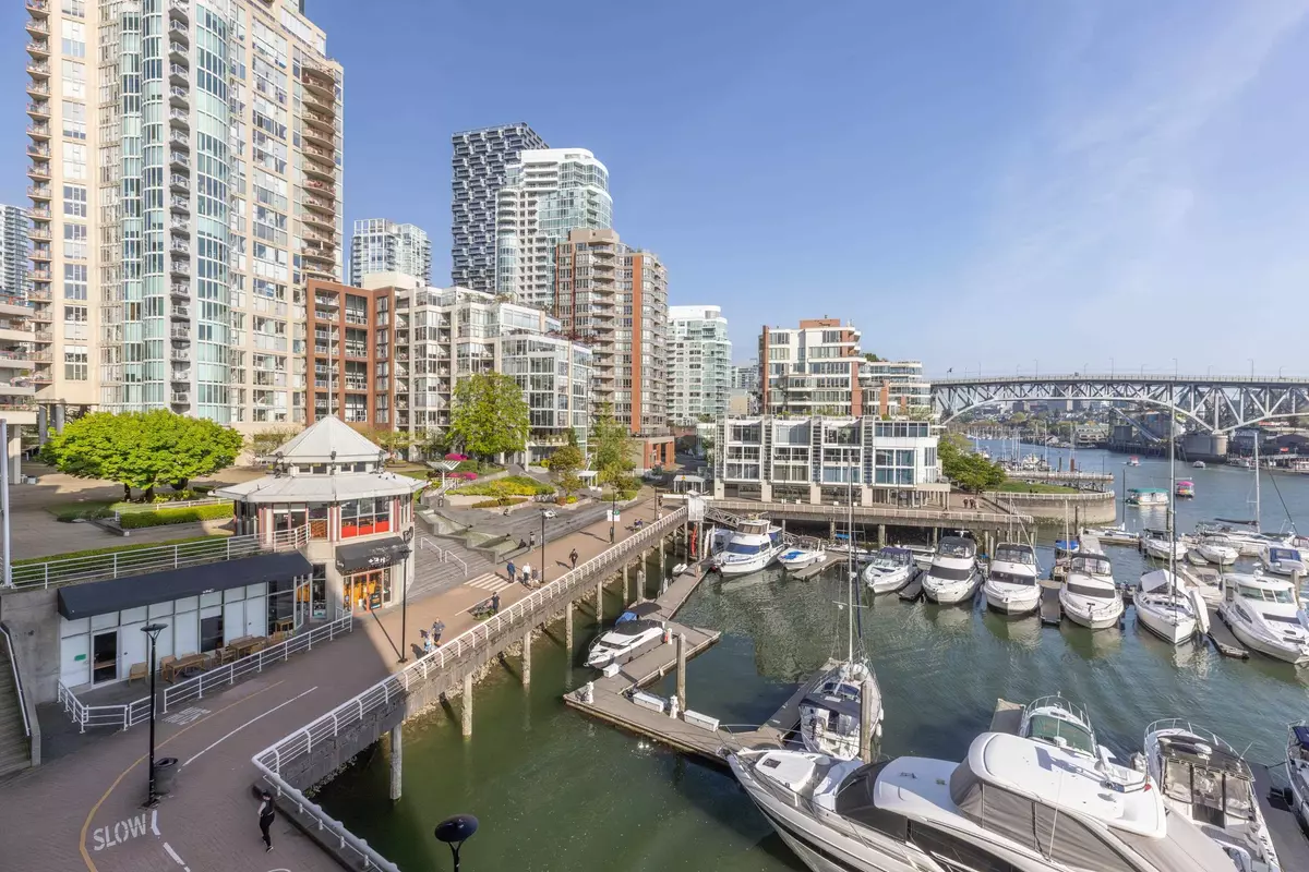 Vancouver, BC V6E 1T7,1012 Beach AVE #302