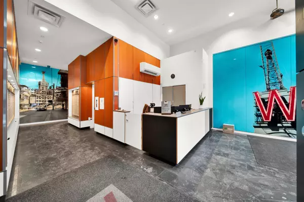 Vancouver, BC V6B 0E6,128 W Cordova ST #502