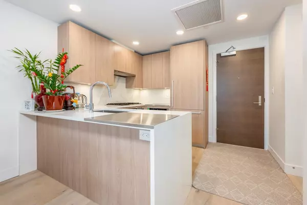 North Vancouver, BC V7J 0C4,2780 Valley Centre AVE #510