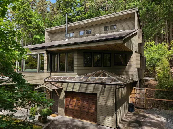 Mayne Island, BC V0N 2J2,297 Wood Dale DR