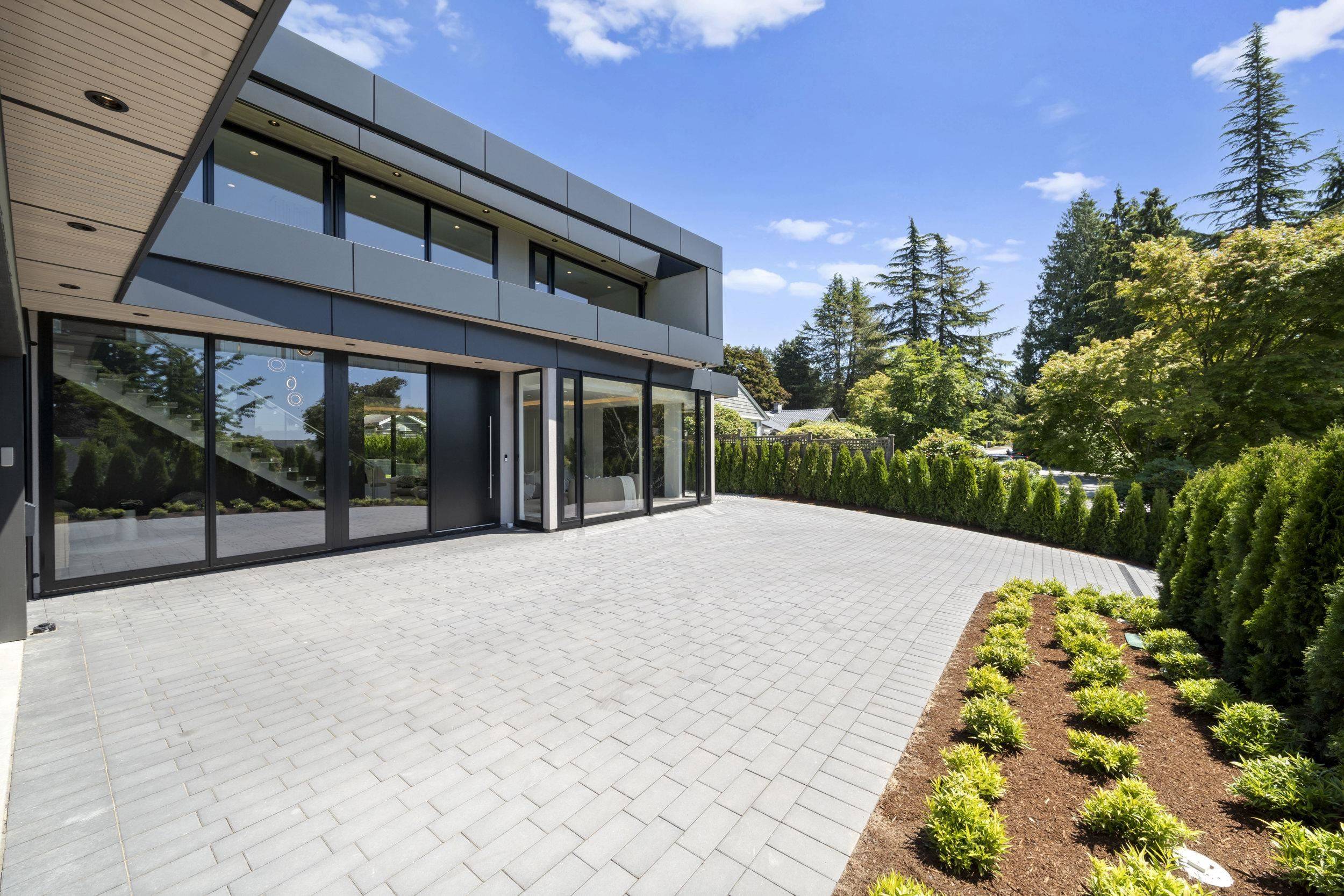 North Vancouver, BC V7N 2Y4,680 Westhyde PL