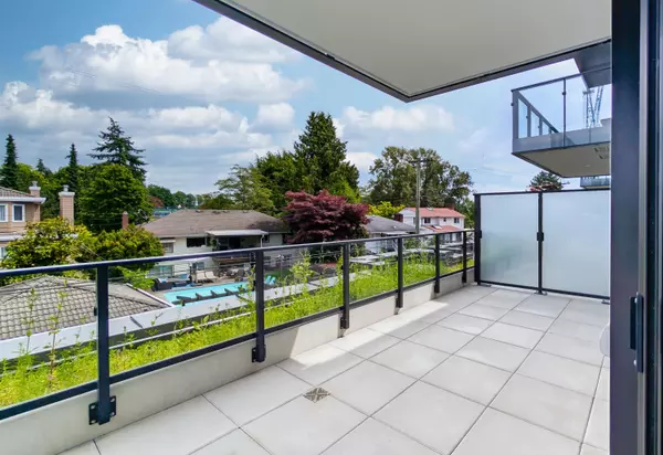 Vancouver, BC V5Z 2Z7,5212 Cambie ST #315