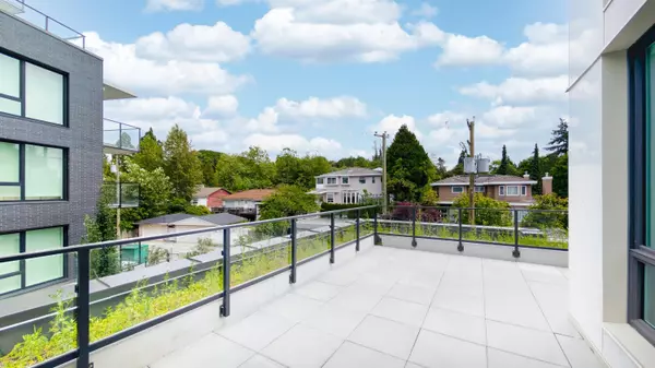 Vancouver, BC V5Z 2Z7,5212 Cambie ST #315