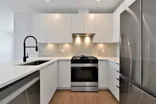 Surrey, BC V3T 0W1,13238 105 AVE #308