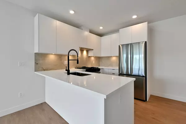 Surrey, BC V3T 0W1,13238 105 AVE #308