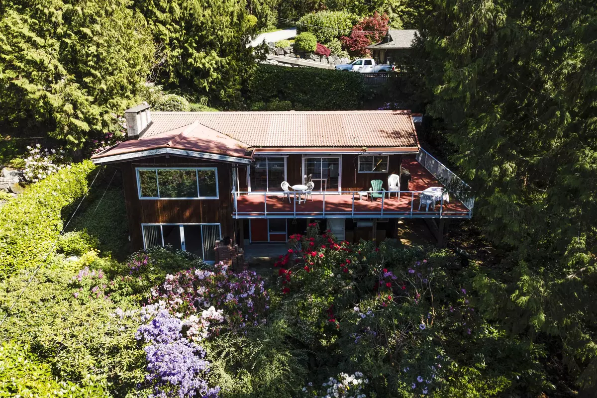 Lions Bay, BC V0N 2E0,90 Oceanview RD