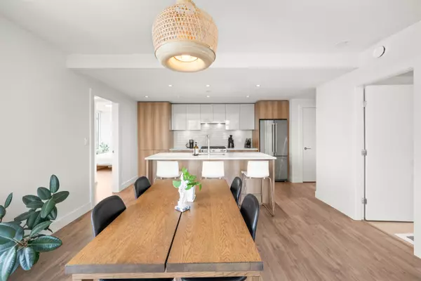 New Westminster, BC V3L 0J9,258 Nelson's CT #709