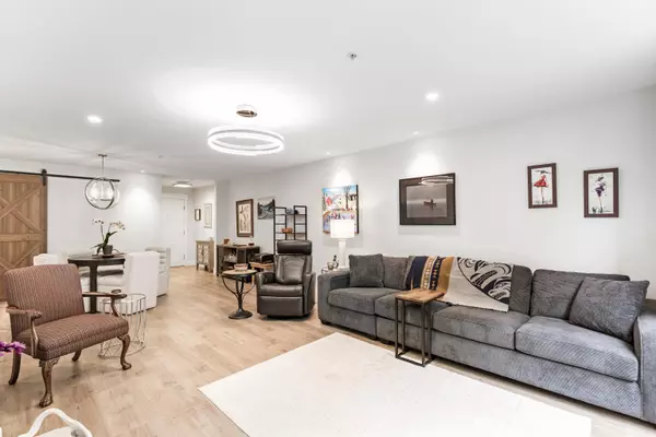 Pitt Meadows, BC V3Y 2P9,19142 122 AVE #210