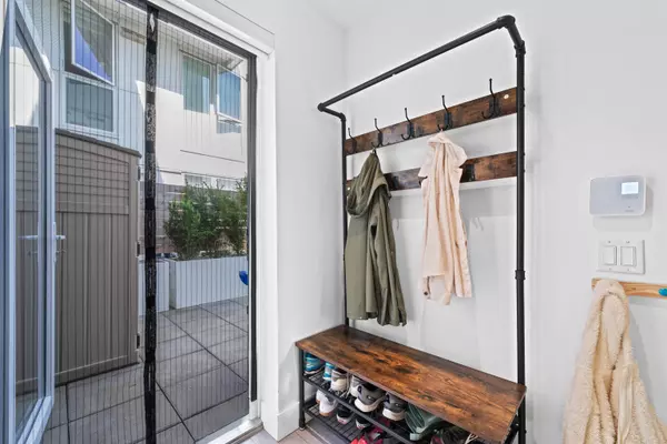 Vancouver, BC V5V 3C4,3420 St. Catherines ST #201