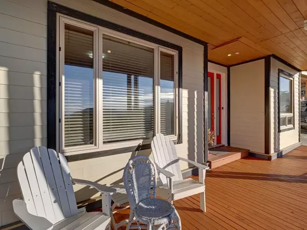 Sechelt, BC V7Z 0V1,5996 Cowrie ST