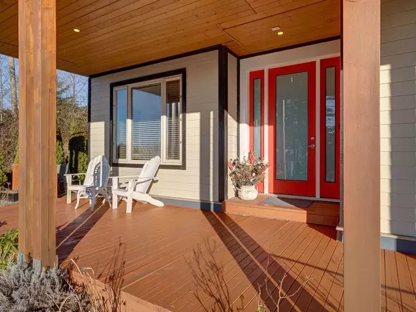 Sechelt, BC V7Z 0V1,5996 Cowrie ST