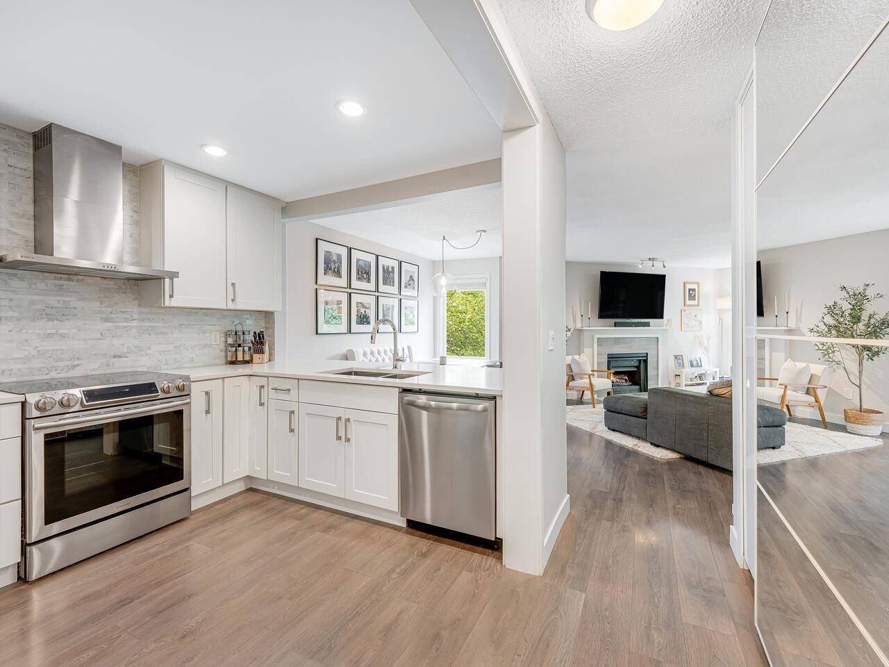 Richmond, BC V6Y 3W1,7453 Moffatt RD #214