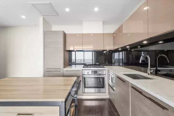 Burnaby, BC V5H 0H8,6383 Mckay AVE #2904
