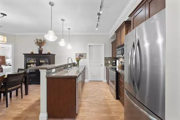 Maple Ridge, BC V2X 8Y7,12258 224 ST #319