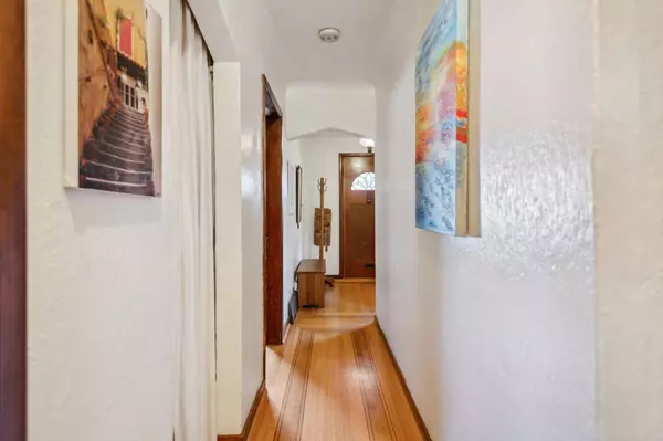 New Westminster, BC V3M 2V8,1216 Edinburgh ST