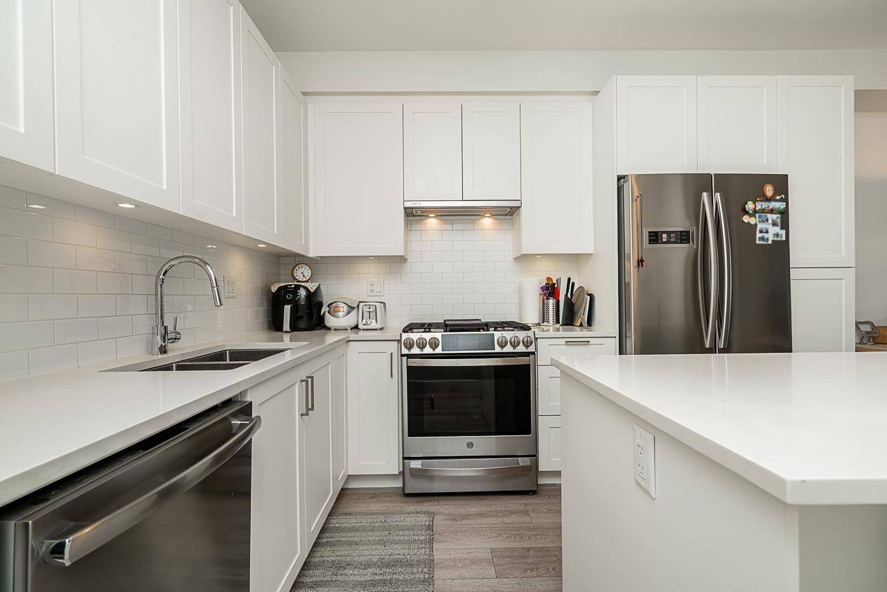 Langley, BC V2Y 3K1,20673 78 AVE #214