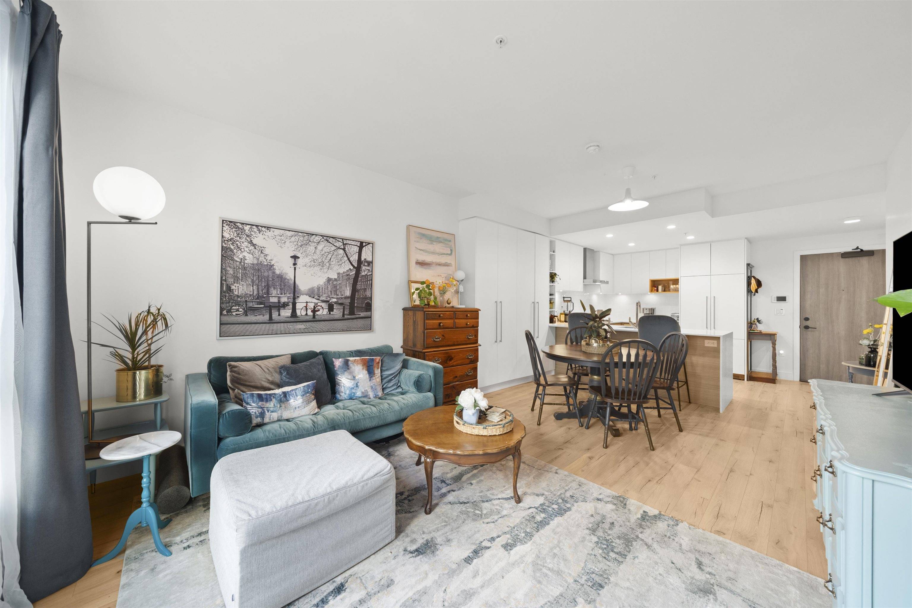 Port Moody, BC V3H 0L9,3131 Murray ST #422