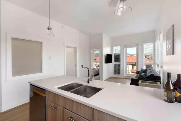 Port Coquitlam, BC V3C 0E5,2214 Kelly AVE #505