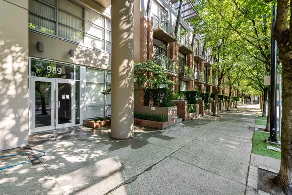 Vancouver, BC V6Z 3C2,989 Beatty ST #1808