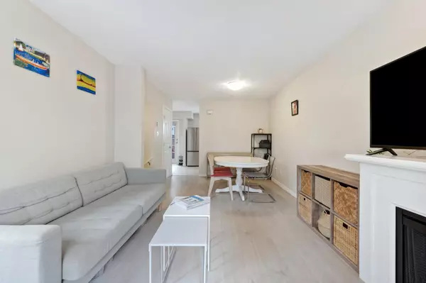 Surrey, BC V3R 2W1,14855 100 AVE #39