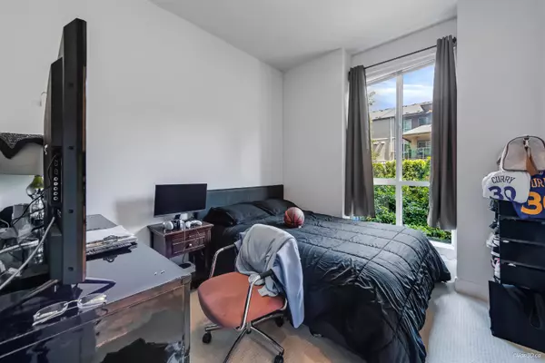 Surrey, BC V3R 0E8,14968 101a AVE #125