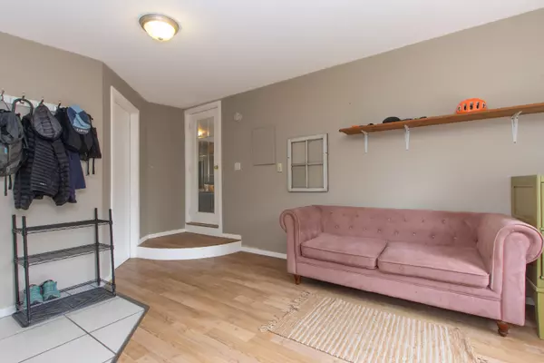 Squamish, BC V8B 0N7,40157 Government RD #29