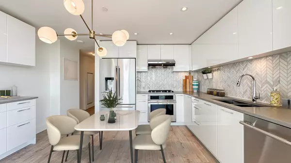 Vancouver, BC V5S 0H4,8570 Rivergrass DR #1202